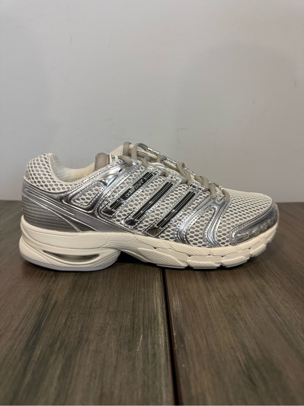 ADIDAS ADISTAR CONTROL 5 OFF WHITE SILVER METALLIC SESAME RUNNING WOMEN SHOES